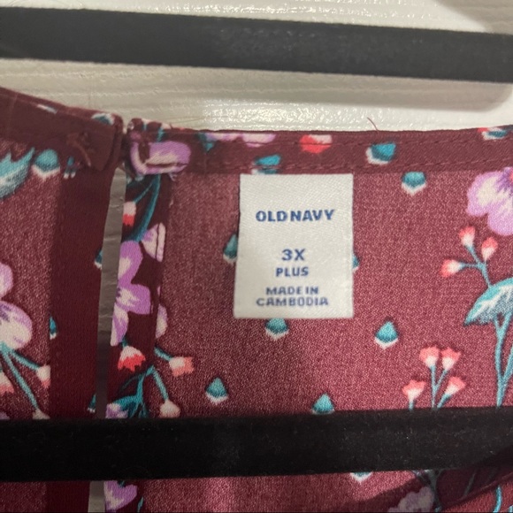 Maroon Bell Sleeve Blouse - Picture 3 of 4